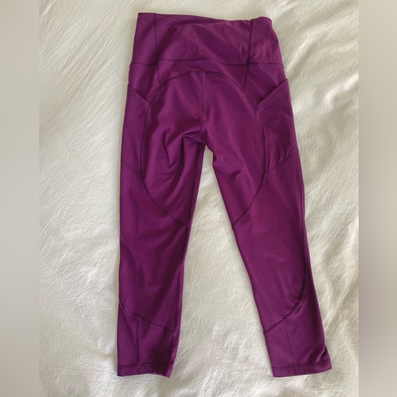 Victorias Secret Sport Purple Cropped Athletic Leggings size Small - Picture 3 of 7